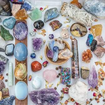 Mystery Crystal Box Surprise Grab Bag, Hunt, Random Crystals, Hand-Picked, Decorations, Suitable For Home, Office, Decoration, Holiday Parties, Gifts, Crystal Gift For Parents, Holiday Gift, Valentine's Day, Christmas, Crystal Crafts