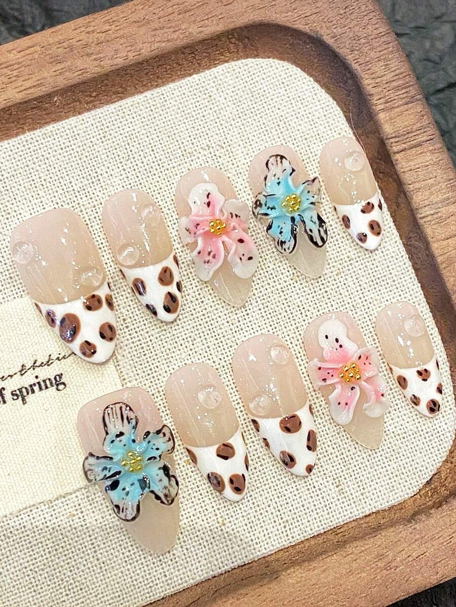 10 piezas de uñas postizas de almendra largas de cobertura completa, con diseños florales y de estampado de leopardo en colores rosas, con textura de flores embotadas, hechas a mano, con pegamento de gelatina y lima de uñas incluidos, suministros de arte de uñas DIY para festivales de música, fiestas del Día de la Madre, bodas y fiestas.