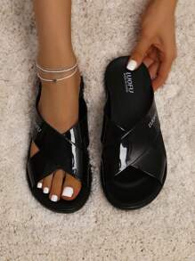 luofu Sandalias con tira cruzada para mujer de LUOFU, diapositivas planas de moda para uso en exteriores, chanclas de verano para dama, color negro, hechas de EVA a prueba de agua y antideslizantes