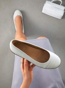 Women's Flats With Arch Support, Ballet Flats For Women Dressy Comfortable, Round Toe & Slip On Office Shoes - White - View 4