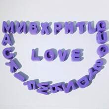 26 件时尚新款亚克力大孔英文字母直孔珠 DIY 手机挂绳、鞋饰、手工珠宝配饰、节日礼物