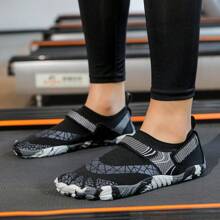 Men's Outdoor Water Shoes, Mesh Upper Low-Top Beach Walking Quick-Dry Swimming Shoes, Lightweight Breathable Indoor Workout Non-Slip Aqua Shoes