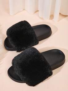 Novos chinelos femininos da moda, versáteis e leves e confortáveis, resistentes ao desgaste, antiderrapantes, longos, acolchoados e com absorção de choque