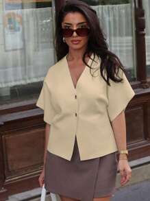 FOR BEAUTY V领短袖杏色针织开衫，时尚优雅，适合通勤、度假和新年穿着。