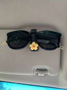 1pc Cute Flower Car Visor Clip, Multifunctional Sunglasses Holder, Sun Shade, Card/Receipt Clip