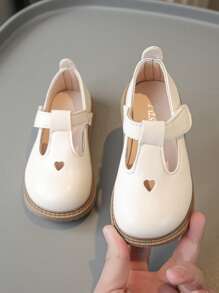 Girls' Fashionable Comfortable Versatile Heart Hollow-Out Flat Shoes - Beige - View 4