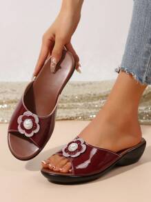 Women's Platform Wedge Sandals With Metallic Chain Decor, Open Toe Soft Comfort Footbed, Premium PU Leather, Fashionable And Versatile Beach Casual Design, Suitable For Summer Holiday