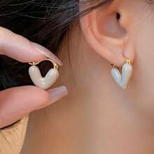 1 对 18K 不锈钢简约 INS 风格心形耳环，适合派对、约会和日常佩戴 - 咖啡棕 - 查看 1