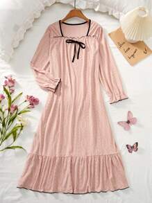 Women's Pull-Over Size Indicate Nightgown Can Be Worn Outdoors, Nightdress