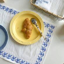 1PC Retro Rural Style Embroidered Placemat, Vintage French Style Elegant Table Mats Tablecloth, Embroidery Placemat For Daily / Festival Party, Heat-Resistant Mats, Home Dining Room Coffee Cup Coasters, Desktop Decoration Photography Props