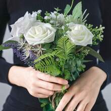 25 pièces de fleurs artificielles, roses en mousse d'ivoire factices à l'aspect naturel avec tiges pour bouquets de mariage DIY, centres de table pour la douche de mariée, arrangements, décorations de tables de fête, décoration florale pour la maison