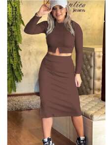 This Incredible Divine Set Brings The Perfect Combination Of Sophistication, Comfort And Style! The Ribana Skirt Offers An Impeccable Fit And Comfort For Your Everyday Life. The Long-Sleeved Crop Top Completes The Look, Bringing An Elegant And Modern Touch, Ideal For Any Occasion. - 咖啡棕 - 查看 1