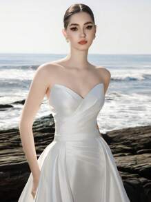 HEARBOBO 优雅白色缎面露肩简约高端长拖尾束身婚纱