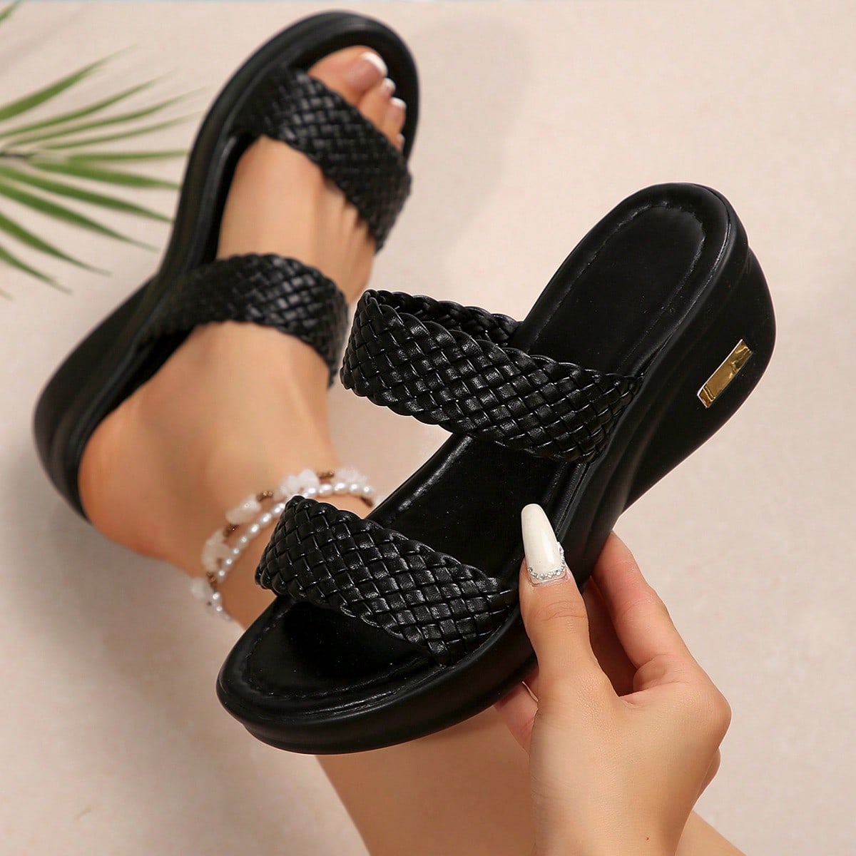 Sandalias de tacón alto con plataforma gruesa de oro, decoradas con lentejuelas y hebilla, de uso casual y cómodo, esencial para el verano y los via