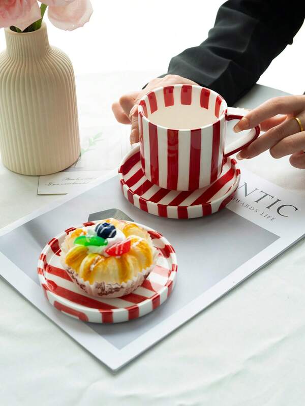 1 pieza Conjunto de taza y platillo de cerámica a rayas rojas, Clásico set de taza y platillo de cerámica a rayas rojas y blancas, Té de la tarde inglesa, Taza y platillo de té rojo, Té de la tarde en casa, Café, Jugo, Leche, Taza de agua, Regalo ideal para amigos y compañeros de clase de vuelta a la escuela