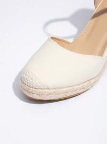 草编搭扣坡跟凉鞋，2025新款闭趾高跟渔夫鞋，时尚假日坡跟圆头凉鞋，春夏穿搭 - 白色 - 查看 10