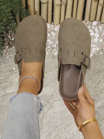 2025 Neue Damen Mode flache geschlossene Zehenschuhe, lässige Outdoor Retro Schnallen Riemen Strandbesandungen, verdickte Slip-On flache Sandalen