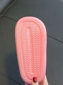 Sanrio 1双正品Hello Kitty儿童拖鞋，卡通四季拖鞋，防滑浴室拖鞋，适合女孩，KT猫拖鞋，防滑透气轻便凉爽拖鞋，适合户外、沙滩和水上穿着