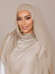 1条女士纯色粘胶纤维头巾，柔软宽边头巾，多功能防晒头巾，适合日常穿着。