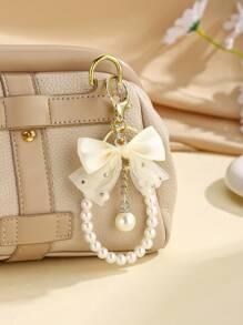 1pc Elegant Oversized Bow Pearl Keychain, Fashion Handbag Accessory With Gold-Color Hardware, Suitable For Bags And Phone Cases, Ideal Gift For Various Holidays