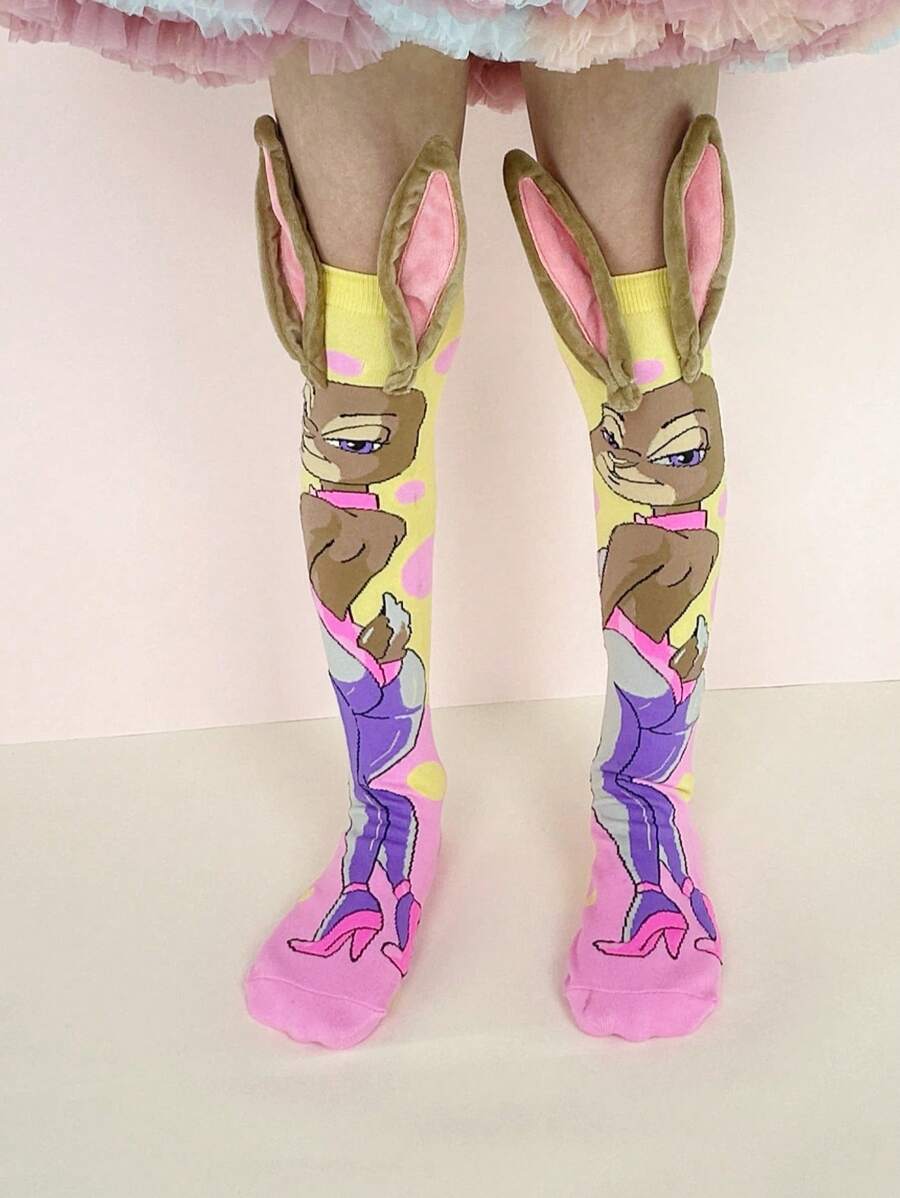 一双儿童立体兔耳朵过膝长袜，适合夏季、聚会、日常穿着。