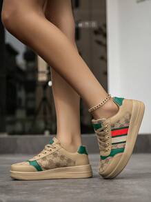 Women's Retro Versatile Fashion Random Print Pattern Letter Striped Skate Shoes, Two-Tone Front Lace-Up Elevated Comfortable Casual Sneakers