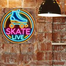 Levendig "Skate Live" Neonbord - Kleurrijke rolschaatsen en skateboards ontwerp Ronde houten wandkunst met ophangbeugel, geschikt voor thuis, slaapkamer, garagedecoratie, geweldig voor kamerdecoratie, willekeurig gatontwerp