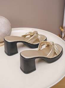 大码女式优雅扭纹金色粗跟凉鞋，时尚日常办公室工作假日休闲装一脚蹬舒适百搭高跟拖鞋