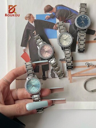 1 件新款时尚女士手表，小方形石英机芯女士手表，简洁优雅，柔软舒适高级感皮革表带，防水功能适合日常生活，适合生日、万圣节、圣诞节礼物