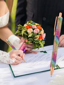 水钻金属圆珠笔，时尚创意金属笔，留言簿签名笔，办公学习创意笔，返校及课堂礼物佳选，闪亮水晶钻石笔，女士办公会议生日婚礼礼物