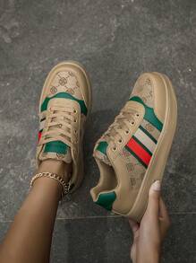 Women's Retro Versatile Fashion Random Print Pattern Letter Striped Skate Shoes, Two-Tone Front Lace-Up Elevated Comfortable Casual Sneakers