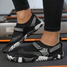 Men's Outdoor Water Shoes, Mesh Upper Low-Top Beach Walking Quick-Dry Swimming Shoes, Lightweight Breathable Indoor Workout Non-Slip Aqua Shoes