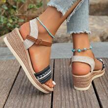 女式厚底防水坡跟凉鞋，新款夏季时尚粗跟平跟带扣女士高跟鞋