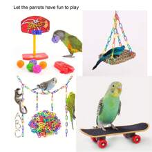 Set da 5 pezzi Giocattoli di addestramento per pappagalli, giocattoli di intelligenza per pappagalli, canestro da basket, anelli impilabili, palline per uccelli, giocattoli per lo sviluppo della masticazione per criceti, giocattoli a forma di tigre per pappagalli, giocattoli di addestramento dell'intelligenza per pappagalli, palla da basket da masticare per pappagalli, mini canestro da basket per scrivania