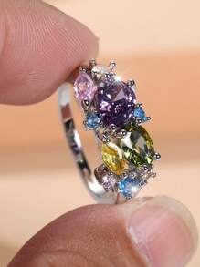 精致多彩合成锆石戒指采用 S925 纯银制成，具有时尚的波西米亚风格，非常适合日常派对佩戴，重量