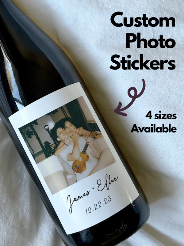 Rótulos de Garrafa de Vinho Personalizados com Foto - Ideia de Presente Personalizada para Noivados, Aniversários (21, 25, 30, 50 anos) e Bodas - Design Reutilizável DIY, Fácil de Criar e Entrega Rápida (Pacote com 1, 3 ou 5 unidades), Multifuncional, Ornamental, Reutilizável, Requintado, Elegante, de Alta Qualidade, Colorido, Moderno, Personalizado, Exclusivo, Decoração para Casa, Adesivos Personalizados, Ambiente Aconchegante, Decoração de Outono, Decoração de Natal, Harmonia no Lar