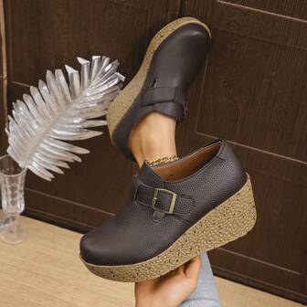 大码女士时尚摇动舒适一脚蹬休闲鞋，厚底厚底，带扣装饰，防滑妈妈鞋，平底运动鞋，43 码