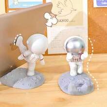 3pcs Creative Astronaut Mobile Desktop Stand, Astronaut Tablet Universal Support Stand, Pendant, Slouchy Movie Chaser Stand