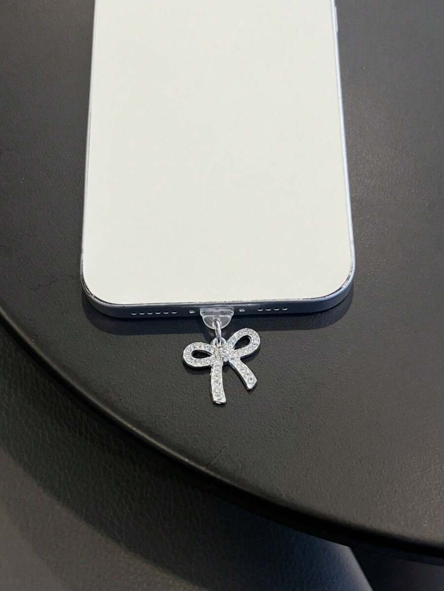 1 pieza Colgante decorativo con lazo de metal y brillantes/Tapón antipolvo para puerto de carga de teléfono/Compatible con /Conector Tipo C - Plateado - Ver 1
