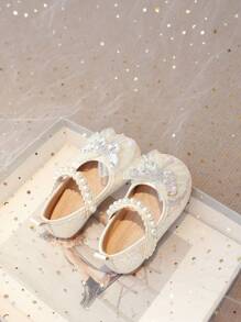 1 双女婴珍珠和水钻蝴蝶设计 PU 钩环公主平底鞋，适合春夏季