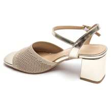 Sandali con tacco alto semplici, di moda e versatili, adatti per l'estate