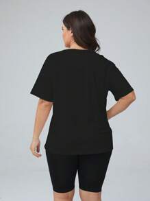 Plus Size Women's Round Neck Drop Shoulder Short Sleeve Casual Graphic Print T-Shirt - Black - View 2