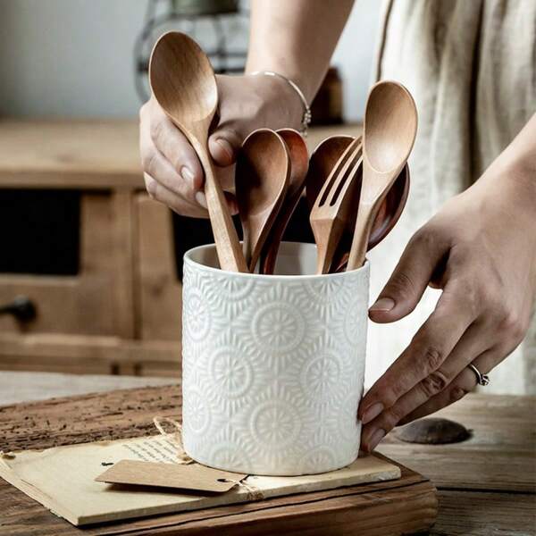 1pc Cream-Color Embossed Ceramic Chopstick Holder, Chopstick Drainage Rack, Cutlery Storage Canister, Pen Holder, Space-Saving Kitchen Utensil Rack, Multi-Functional Knife Storage Organizer, Kitchen Decor Storage Box