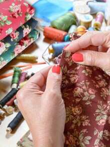 1pc Vintage Floral Patterned Quilt Fabric With Rose Flower Print, Suitable For Quilting, Sewing, DIY Crafts