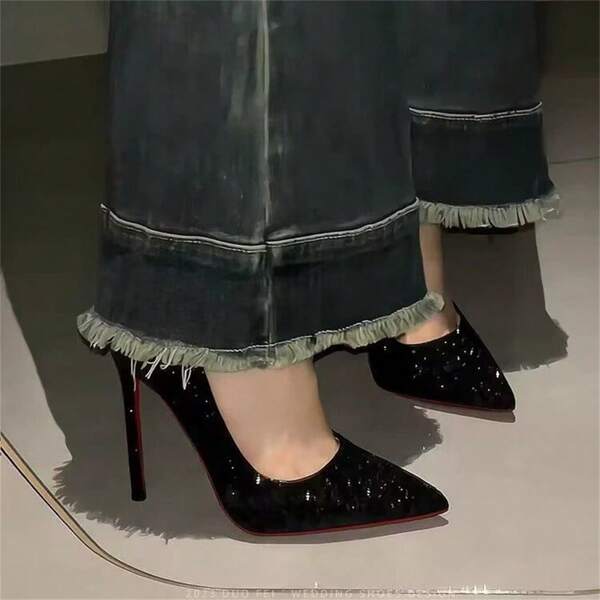 Tacchi alti rossi con fondo pieno trapano autunno e inverno 2024 nuove paillettes a punta assoluta bellezza scarpe singole nere scarpe da donna con tacco alto fine