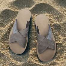 2025 Neue Handgefertigte Farbblock Sandalen für Herren, Kreuzriemen, atmungsaktiv rutschfest leicht Strand Outdoor Lässig Pantoletten, atmungsaktive Straßenmode Zehentrenner
