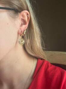 1 Pair Hollow Out Heart Detail Sun Drop Earrings Valentines - Gold - View 7