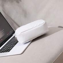 ¡Imprescindible! Bolso de bandolera acolchado de alta calidad, diseñado con esmero y versátil, que alberga fácilmente tus artículos esenciales diarios