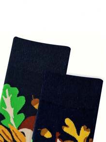 1 Pair Of Men's Fashionable Navy Blue Squirrel Cartoon Crew Socks - Multicolor - View 4