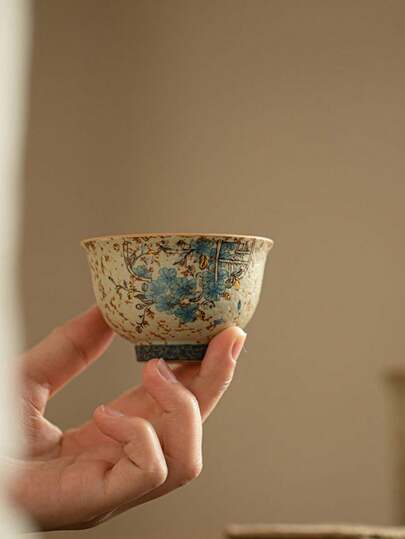 Conjunto de xícaras de chá com padrão de lótus em porcelana azul e branca, 2/4 peças, estilo chinês, elegante, pintada à mão, com detalhes dourados, para cerimônia do chá, adequada para chá vermelho, café da Arábia Saudita, presente ideal para amigos na volta às aulas